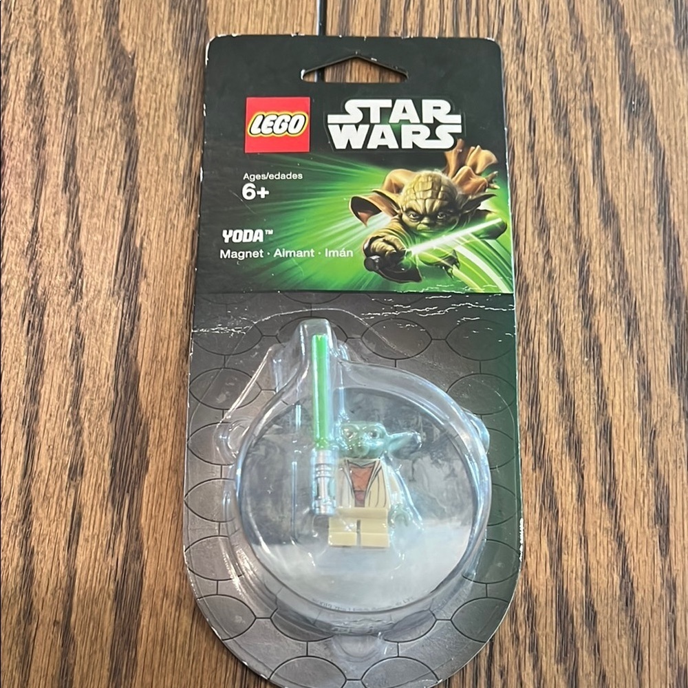 LEGO Star Wars Yoda Magnet